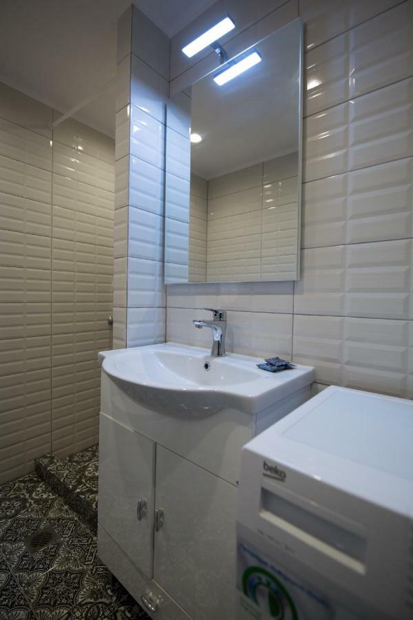 White Lux Apartment For 2 Vipgreece Ateny Zewnętrze zdjęcie