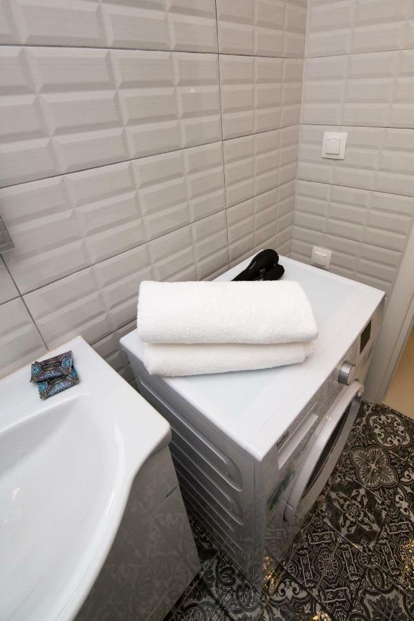 White Lux Apartment For 2 Vipgreece Ateny Zewnętrze zdjęcie