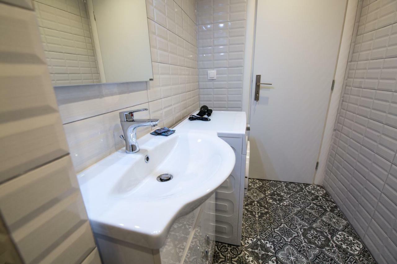 White Lux Apartment For 2 Vipgreece Ateny Zewnętrze zdjęcie